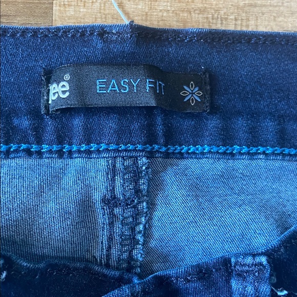 Lee Easy Fit Women’s Capris - Picture 2 of 7